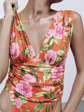 ZARA Floral Draped V‑Neck Bodysuit/Swimsuit in Orange w/Pink Roses Size Small